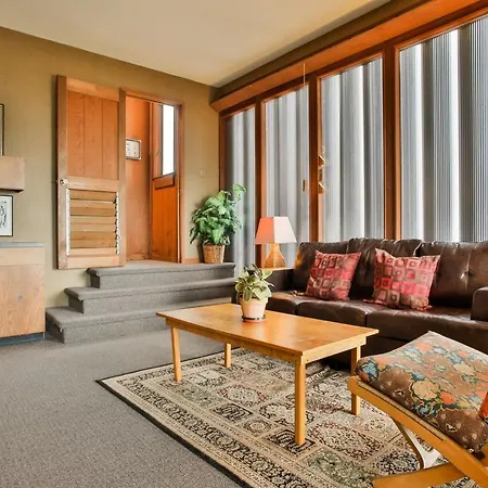Abalone Alcove! Hot Tub! Pool Table! Amazing Views! Fast Wifi!! Dog Friendly! Villa